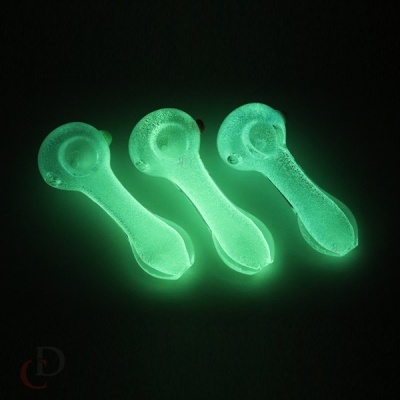 GLASS PIPE GLOW IN DARK GP4558 1CT